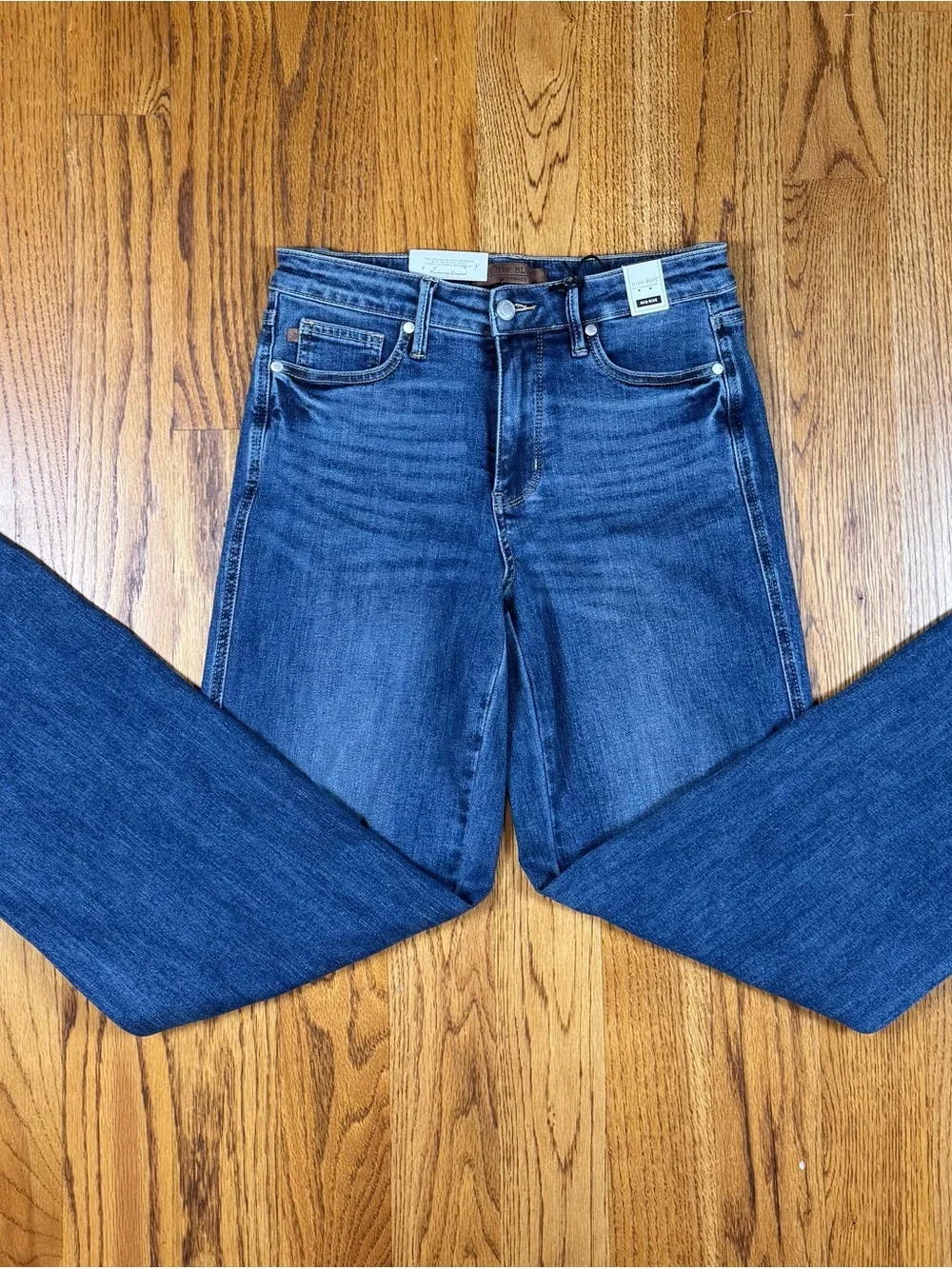 Judy Blue NWT Straight-Leg Jeans in Dark Blue Wash 7/28